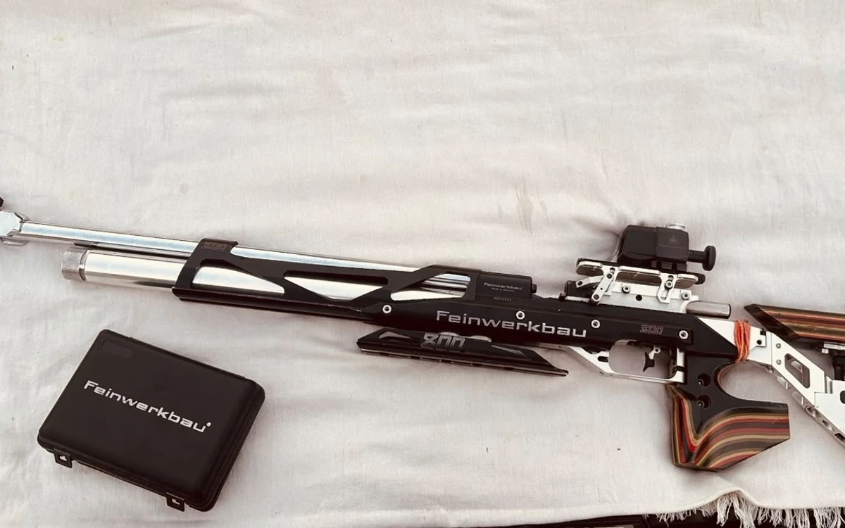 Feinwerkbau 2018 Feinwerkbau 800 Alu with 2024 Cylinder - Second-Hand Weapons